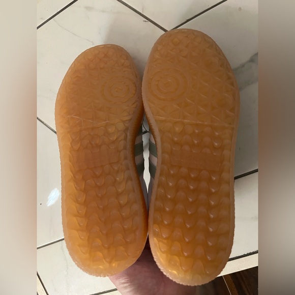 Adidas Women’s Samba White and Teal Sneakers with Gum Sole - Picture 7 of 9